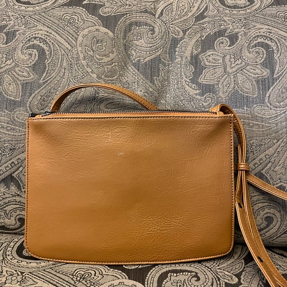 MATT&NAT Crossbody tan purse with double purse compartments - Picture 13 of 14